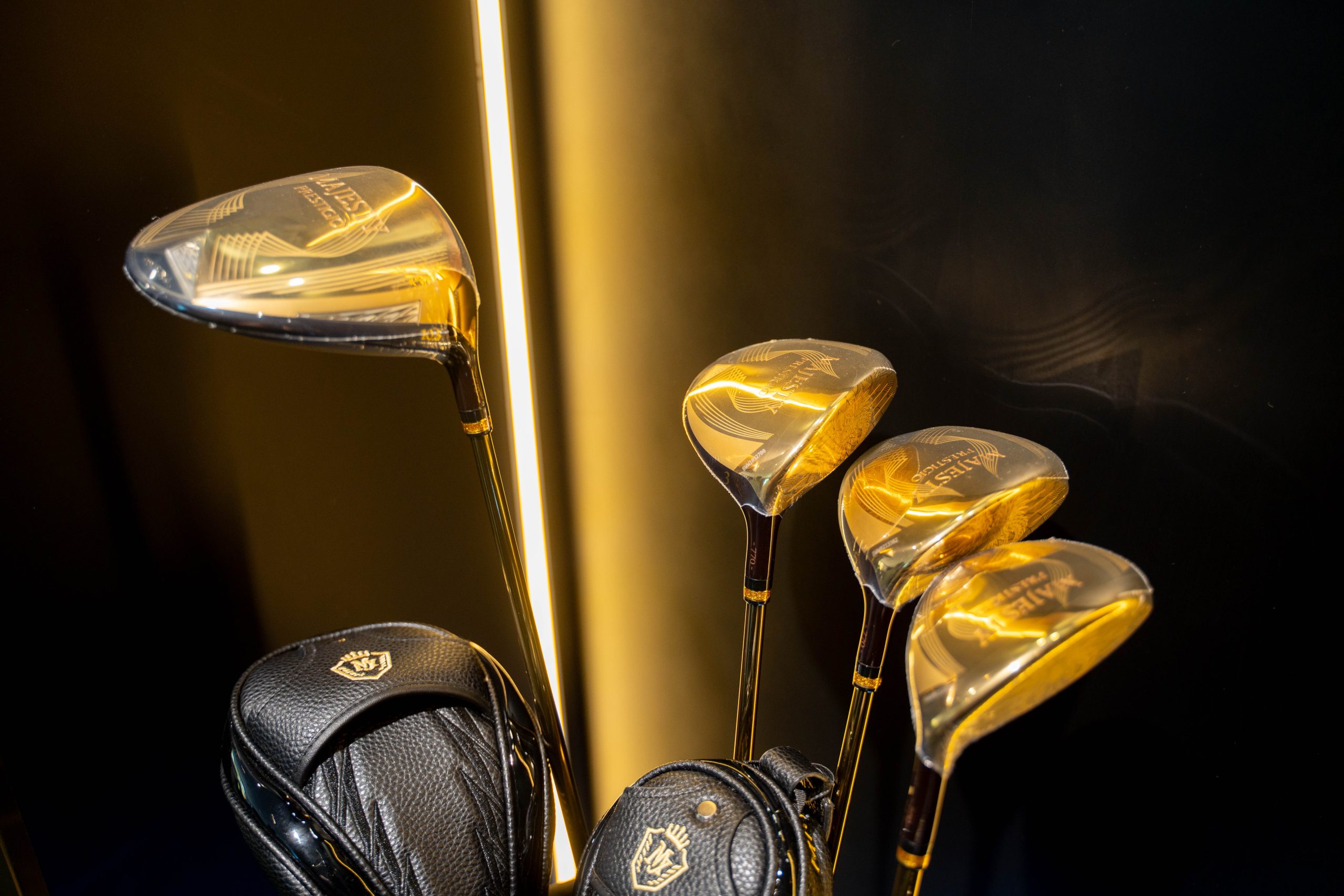 Cận cảnh bộ gậy golf cao cấp Majesty PRESTIGIO 14