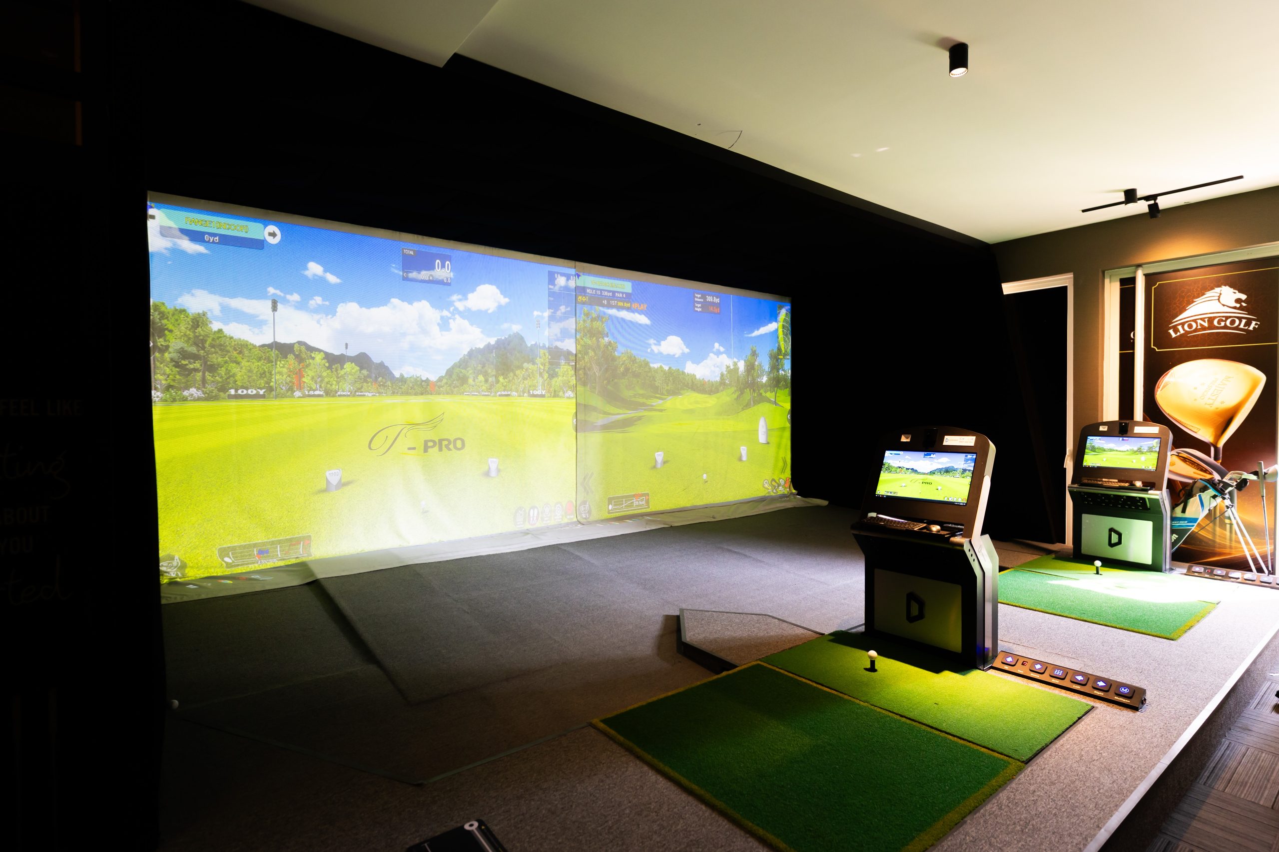 Khu vực luyện tập và mô phỏng golf tại Golf House