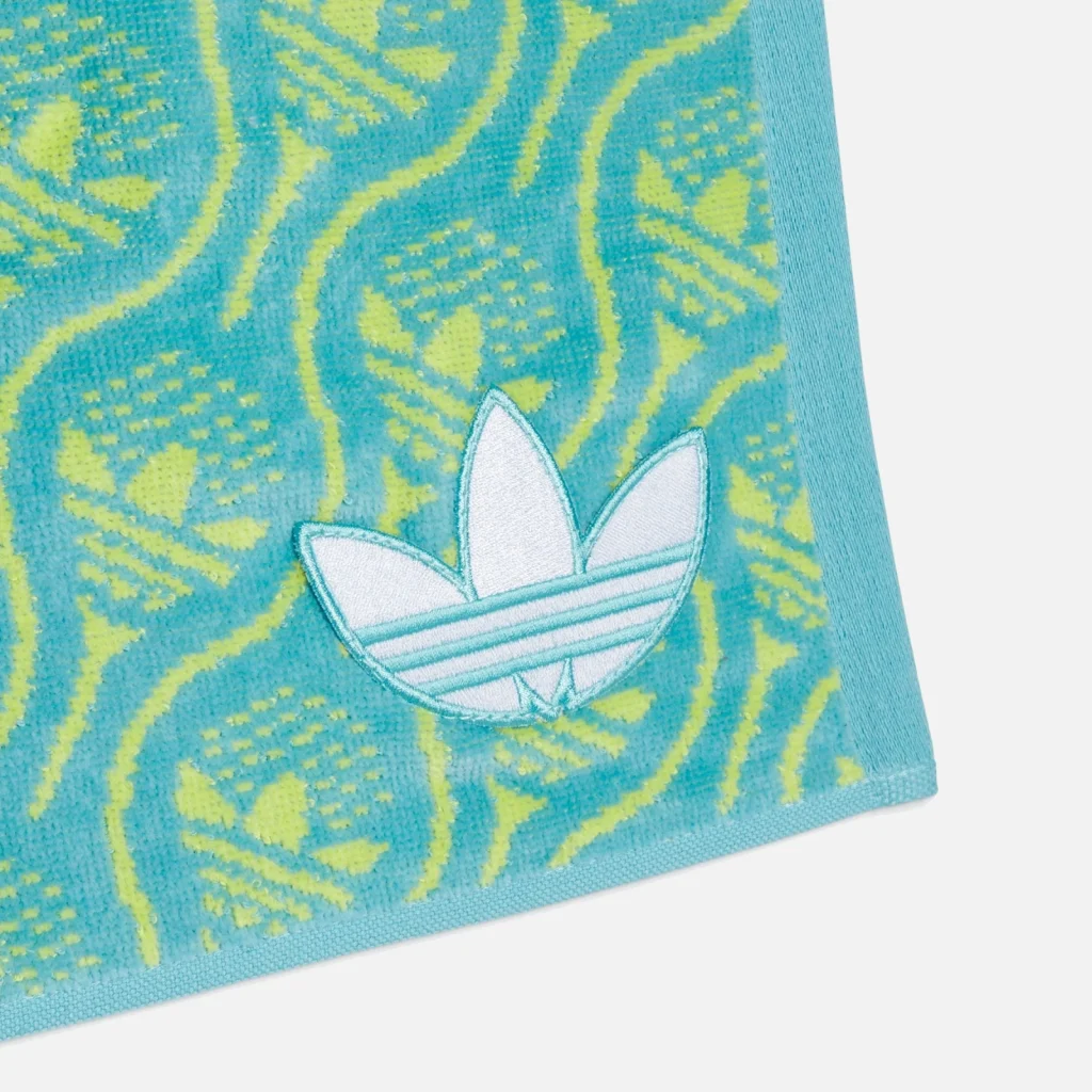 adidas Khăn Bông Phủ Họa Tiết Originals – Light Aqua