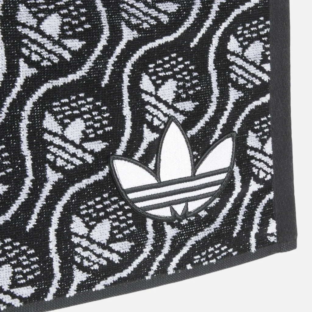 adidas Khăn Bông Phủ Họa Tiết Originals – Black